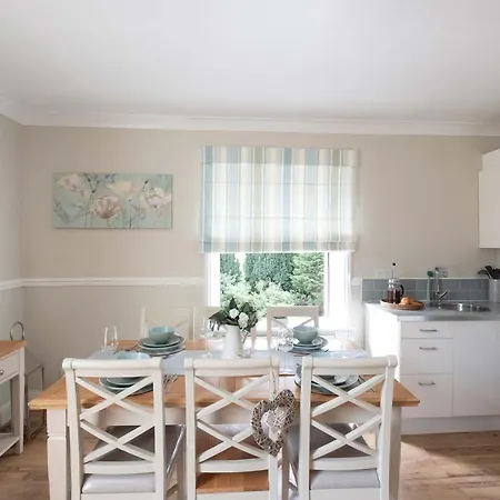 Host & - No 9 By The Park Apartamento *
